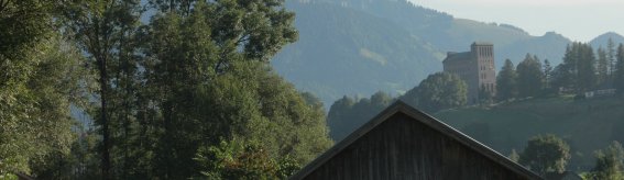 Iller-Radweg zwischen Fischen und Sonthofen, Generaloberst-Beck-Kaserne, Radler