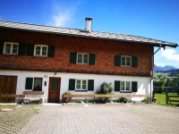 Haus_Parkplatz