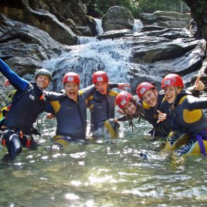 ICO Canyoning Gruppe vor Rutsche