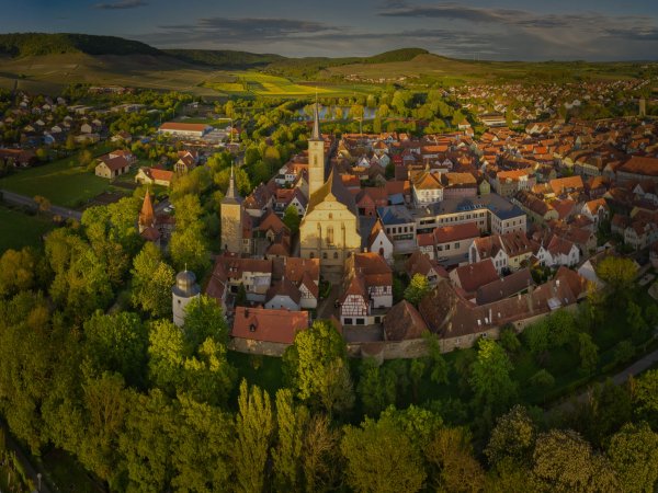 Iphofen-aus-der-Luft-markus-ixmeier 1aDJI0636-10-gründe