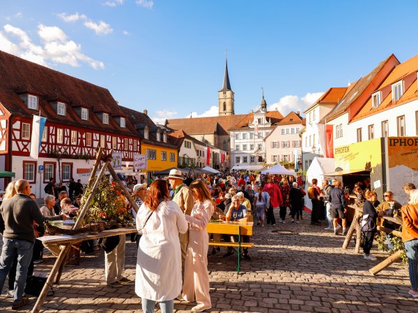 Wein-Kulinarischer Spaziergang zur Iphöfer Kirchweih mit einem abwechslungsreichen (Genuss-)Programm