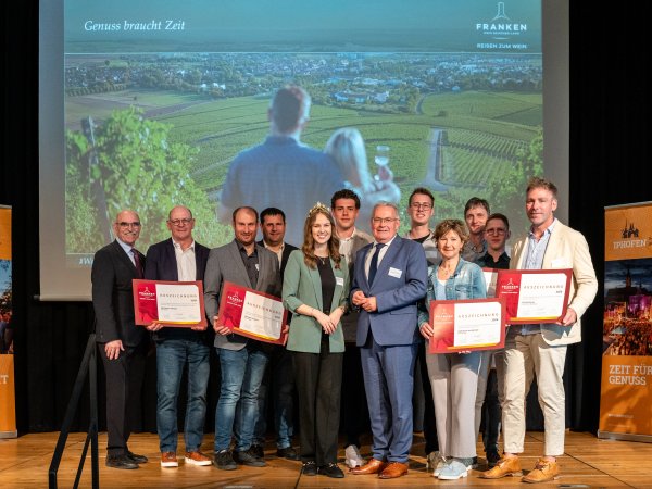 Gruppenbild zur Verleihung des Weintourismuspreises 2026