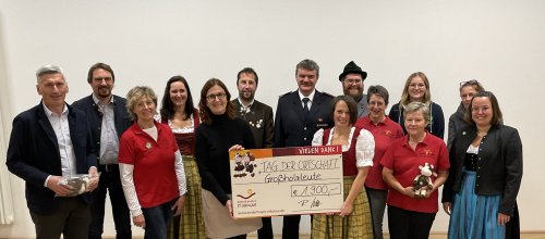 Spendenübergabe nach Dorffest 2022