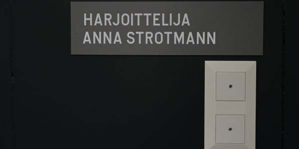 Namensschild im Büro