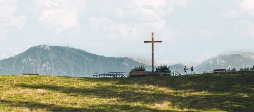 Das Gipfelkreuz des Raggenhorn auf der Adelegg