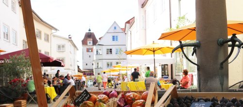 Isnyer Feierabendmarkt Bass & Beats & Blutorangen vereint Roßmarkt und Schlossfestival