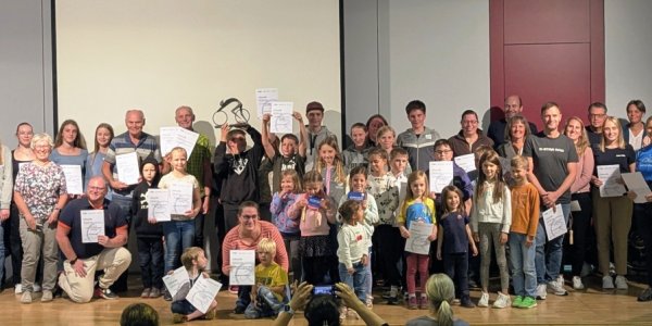 Siegerehrung alle in Mensa Gymnasium Foto Katharina Schrade quer