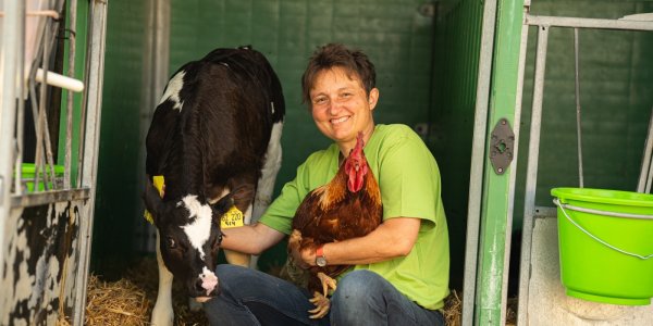 Landwirtin Gabi Maier und Ihre Tiere auf dem Heslerhof.