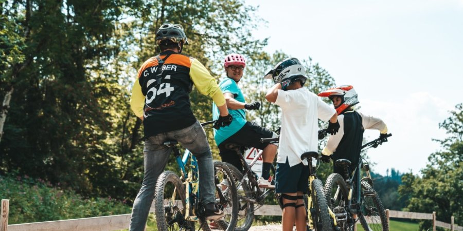 Gemeinsames Biken in der Max Wild Arena