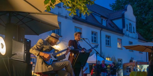 Das Duo „Herrn Maier‘s feine Swing-Musik