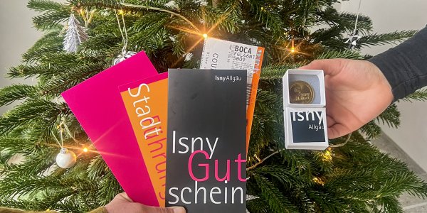 Gutscheine, Geschenke, Güldiner - vor Weihnachten lohnt sich ein Besuch in der Isny Info immer! Foto: IMG/Chantal Lang