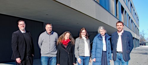 Matthias Hellmann (Geschäftsführer Kinder- und Jugendarbeit Isny), Johannes Katein (Leitung Georg-Kerschensteiner-Schule), Beate Kamp (Bereichsleitung Bildungszentrum), Ulrike Schädler (Karrierebegleiterin), Wanda Rohse (Schulleiterin Verbundschule am Rotmoos) und Bürgermeister Rainer Magenreuter. Foto: Stadt Isny/Michael Panzram
