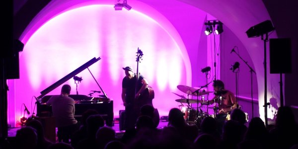 Isny klavier plus Tonwechsel in der Galerie