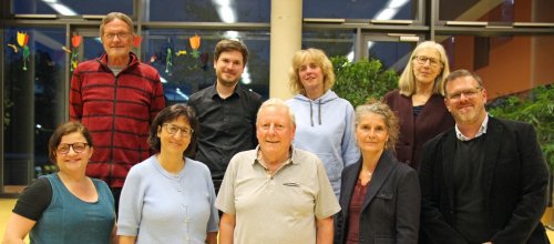Miriam Mayer (vordere Reihe von links), Claudia Mayer, Erich Laib, Katrin Frey, Matthias Hellmann, Peter Clement (hintere Reihe von links), Jan Zingg, Martina Groß-Herrmann und Gabriele Sziede. Foto: Stadt Isny/Michael Panzram