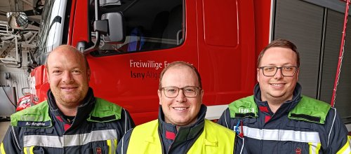 Das neue Kommandantentrio der Freiwilligen Feuerwehr Isny (von links): Andreas Angele, Dominik Lubrich und Christian Staib. Foto: Stadt Isny/Michael Panzram