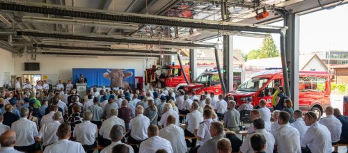 Beim Jubiläumsfestakt der Feuerwehr Isny werden auch drei neue Fahrzeuge gesegnet. Foto: Stadt Isny/Liane Menz
