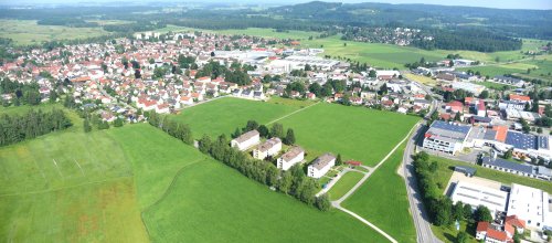 Luftbild auf das Baugebiet Mittelösch in Isny im Allgäu
