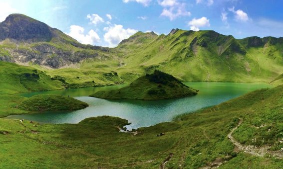 Der Schrecksee bei Hinterstein, im Naturschutzgebiet Allgäuer Hochalpen