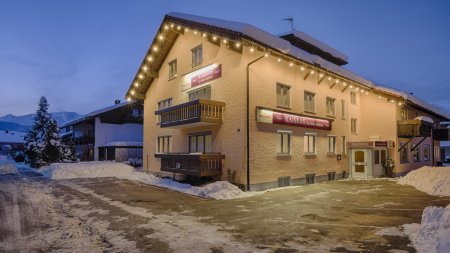 das kleine Stadthotel in Winter