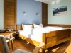Kurhotel-jakob-fuessen-im-allgaeu-doppelzimmer-balkon-hotel-schlafzimmer-002