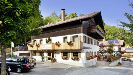 Restaurant-Fruehlingsgarten-Aussenansicht