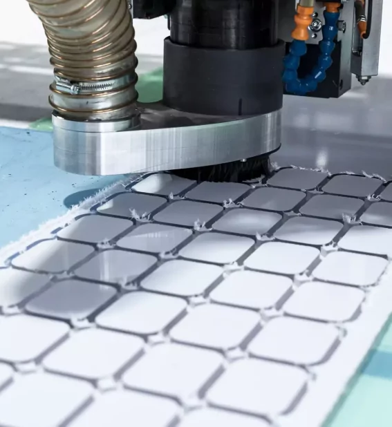 CNC - Fräsen von Acrylglas und Aluverbund
