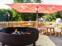 Brotzeit- und Grillplatz