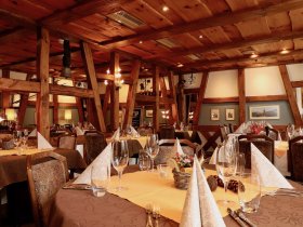 Gaststube im Restaurant Hotel Weisses Kreuz in Breitenbach