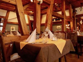 Im Gaststube im Restaurant Hotel Weisses Kreuz in Breitenbach