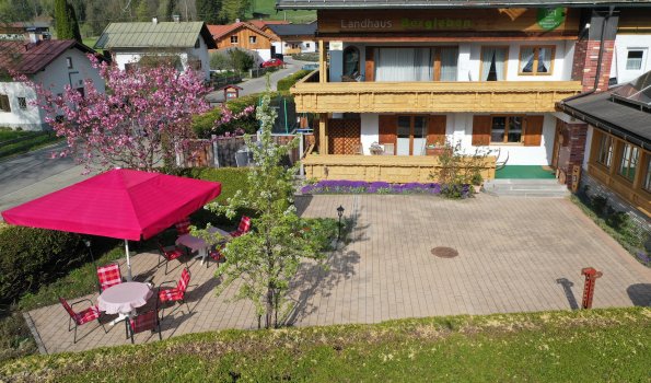 Haus im Frühling_2