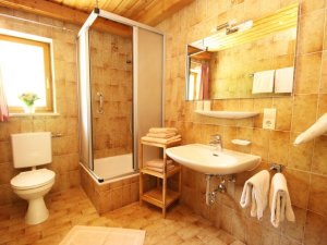 Landhaus-hosp-impressionen-badezimmer-021