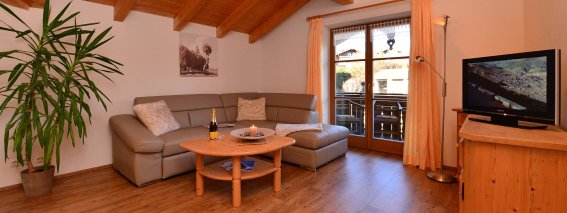 Wohnzimmer in Wohnung II im Landhaus Milena in Obermaiselstein / Allgäu