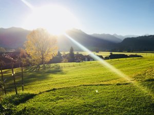Ausblick-Richtung-Fischen-Schoellang-Sonnenkoepfe-Ferienwohnungen-Hoernergruppe