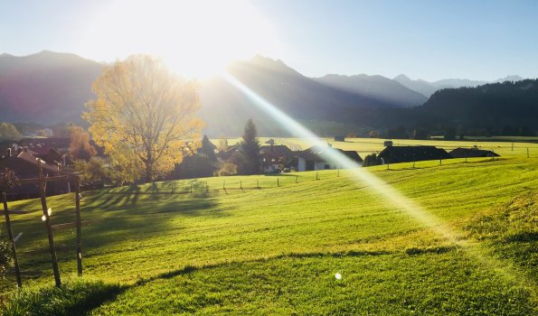 Ausblick-Richtung-Fischen-Schoellang-Sonnenkoepfe-Ferienwohnungen-Hoernergruppe