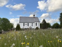 Schoellanger-Burg-Kapelle-Blumenwiese-Ferienwohnung-Bolsterlang