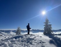 Gipfelglück-Sonne-Aussicht-Ferienwohnungen-Mucha-Bolsterlang Gipfelaussicht auf den Wannenkopf beim Schneeschuhwandern im Allgäu