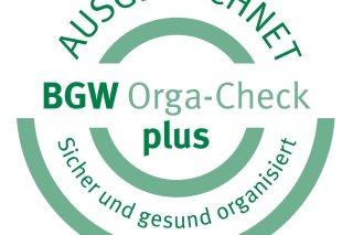 Label Orga Check Plus Die Lebenshilfe Kempten verpflichtet sich der umfassenden und kontinuierlichen Förderung und Erhaltung der Gesundheit aller Beschäftigten. Diese Bemühungen um den Gesundheitsschutz aller Mitarbeitenden wurde mit dem Label Orga Check Plus ausgezeichnet.