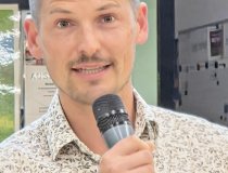 Thomas Linner stellte gemeinsam mit Eva Scheidter, Leitung Offene Hilfen, und Simon Schweikart die Pixelbrücke vor – eine Brücke in die digitale Welt und wieder zurück.