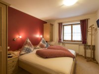 7Ferienwohnung157Oberstdorf Schlafzimmer