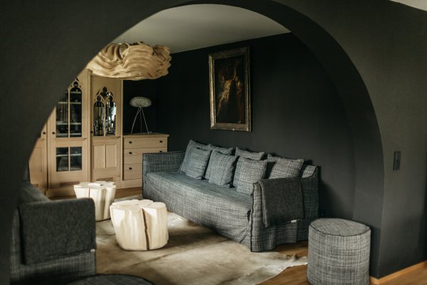 Wohnzimmer mit Sofa-Kuschelecke