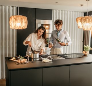 Gemeinsam kochen in der Wohnung Bienenstock