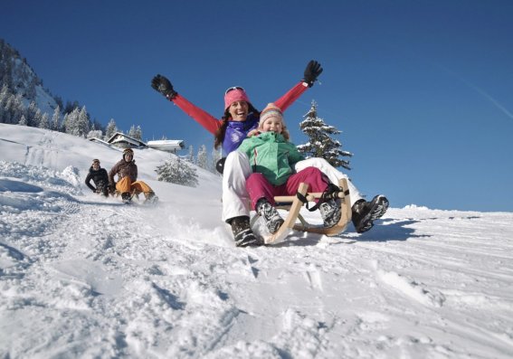 Bad Hindelang Tourismus Wolfgang B. Kleiner Rodeln Hornbahn Hindelang