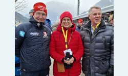 Auf dem Bild DSV-Präsident Jörg Flechtner, Staatsministerin Dr. Christiane Schenderlein und Zweiter Bürgermeister Friedrich Sehrwind. Besuch bei der FIS Skiflug-WM 2026