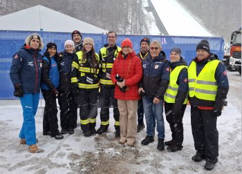 Gruppenfoto mit Ehrenamtlichen