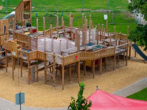 Der neue Spielplatz