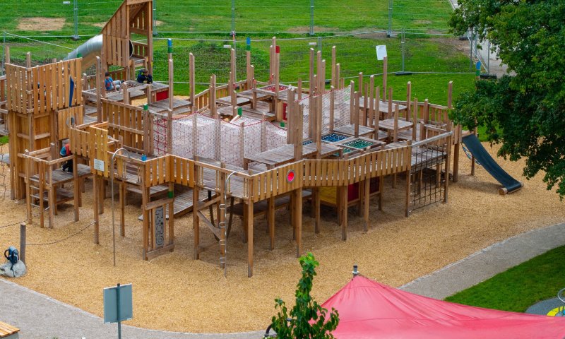 Der neue Spielplatz