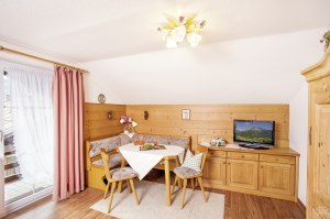 Wohnung 1 - Wohnzimmer Eckbank