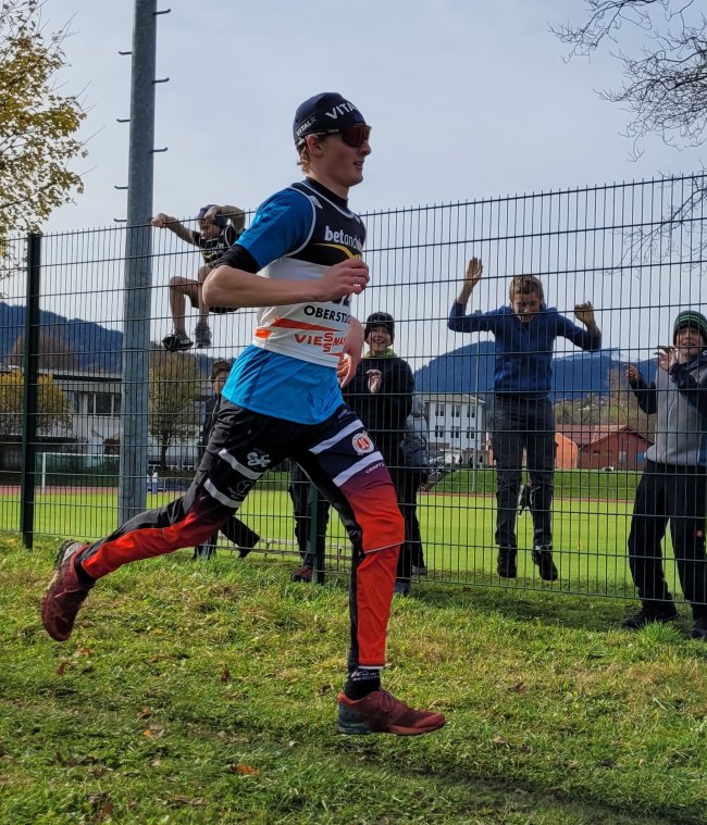 Schulmeister 2022 im Crosslauf