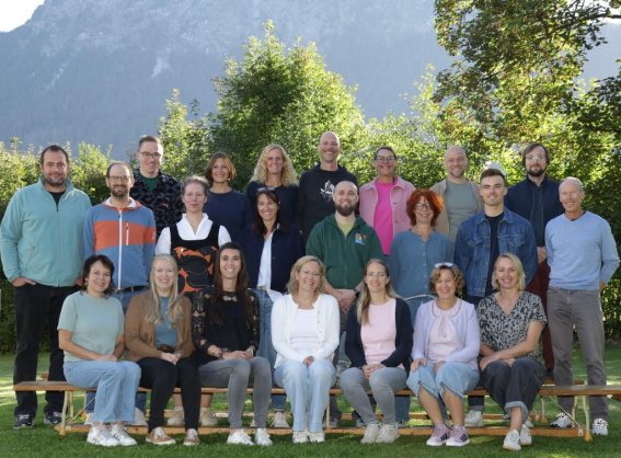 es fehlen
Rektor Stephan Knoll, Nadine Schmid, Jonas Woerlein, Claude Deinat, Katharina Gimenez-Ovelar, Hölzle Julian, Maya Massanneck, Pfarrer Wolfgang Schnabel