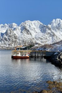 Bootssteg und Rorbuer am Austnesfjorden